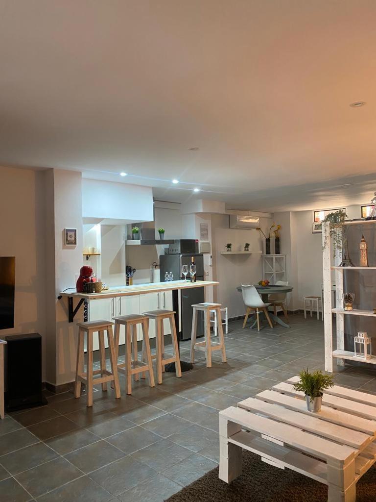 Acogedor Apartamento Loft Alhaurin de la Torre Bagian luar foto