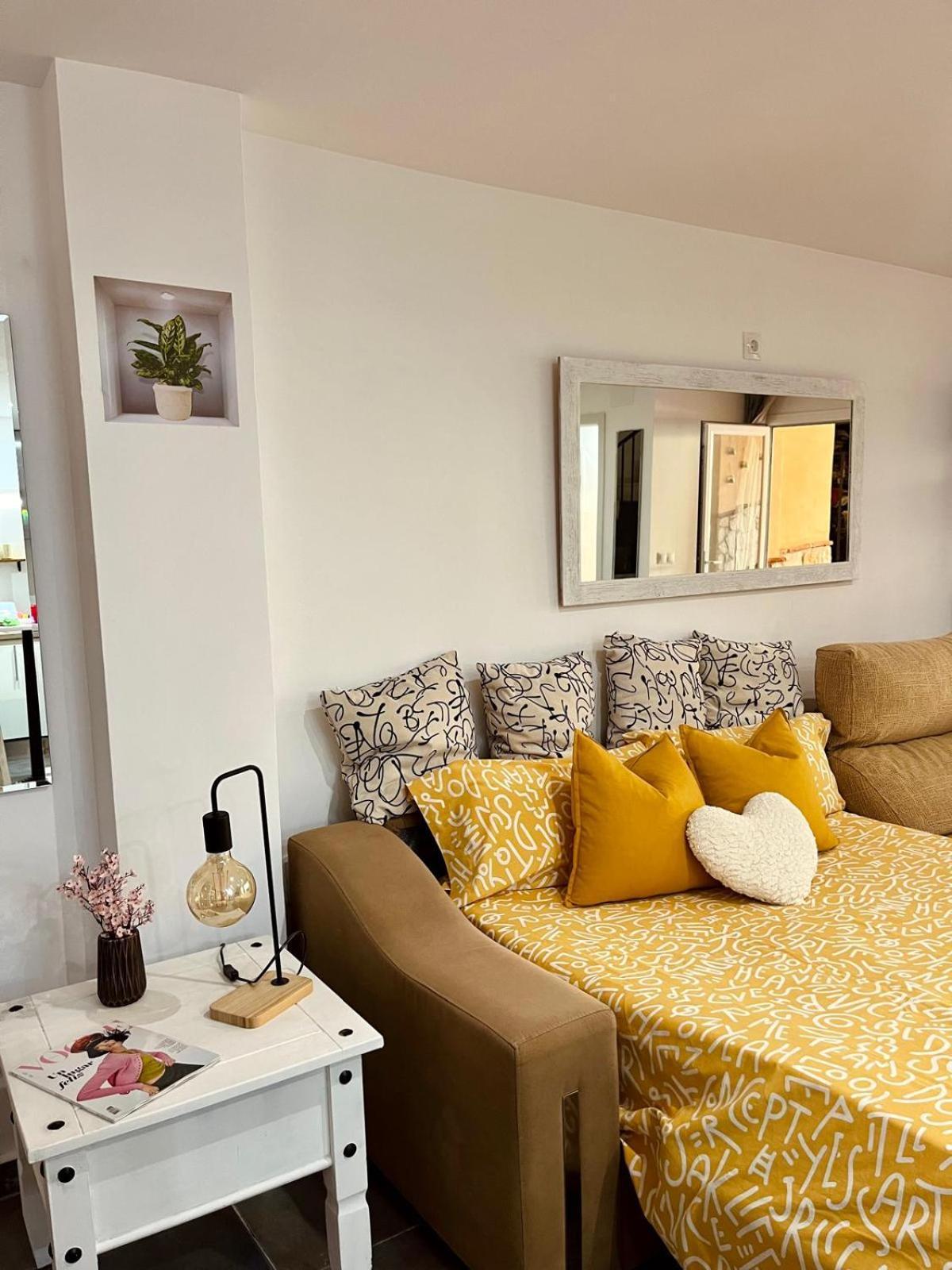 Acogedor Apartamento Loft Alhaurin de la Torre Bagian luar foto